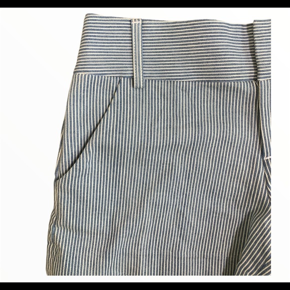 ALICE & OLIVIA Cady Clean PinStripe Shorts With Pockets Blue Size 2 - Picture 4 of 9